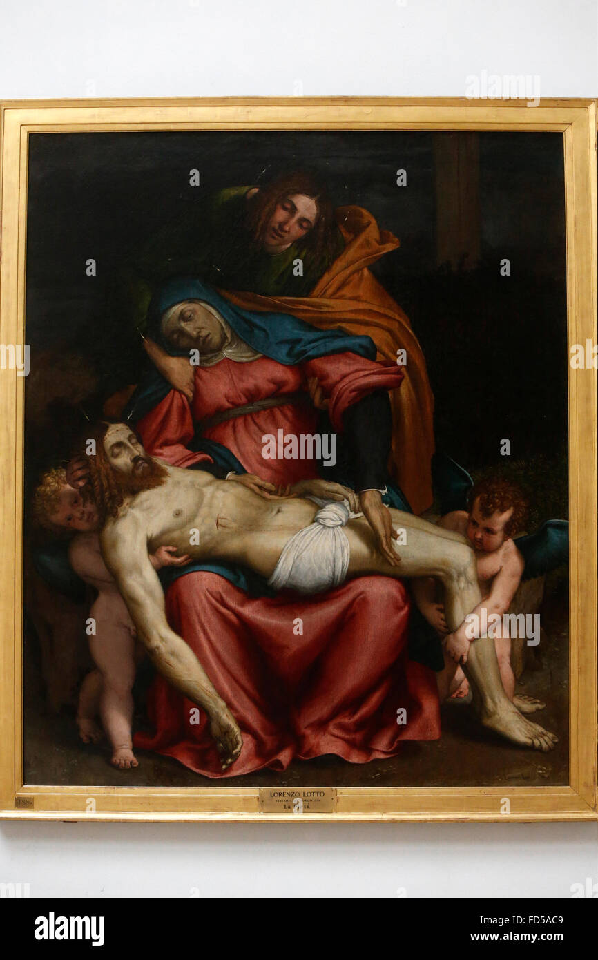 Virgin mary and the dead christ hi-res stock photography and images - Alamy