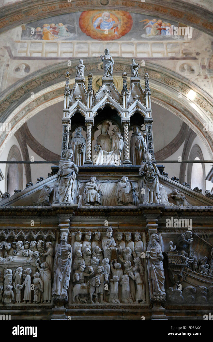 Sant'Eustorgio's basilica, Milan. Portinari Chapel (1462-1468). Tomb of Saint Peter of Verona by Giovanni Balduccio. Stock Photo
