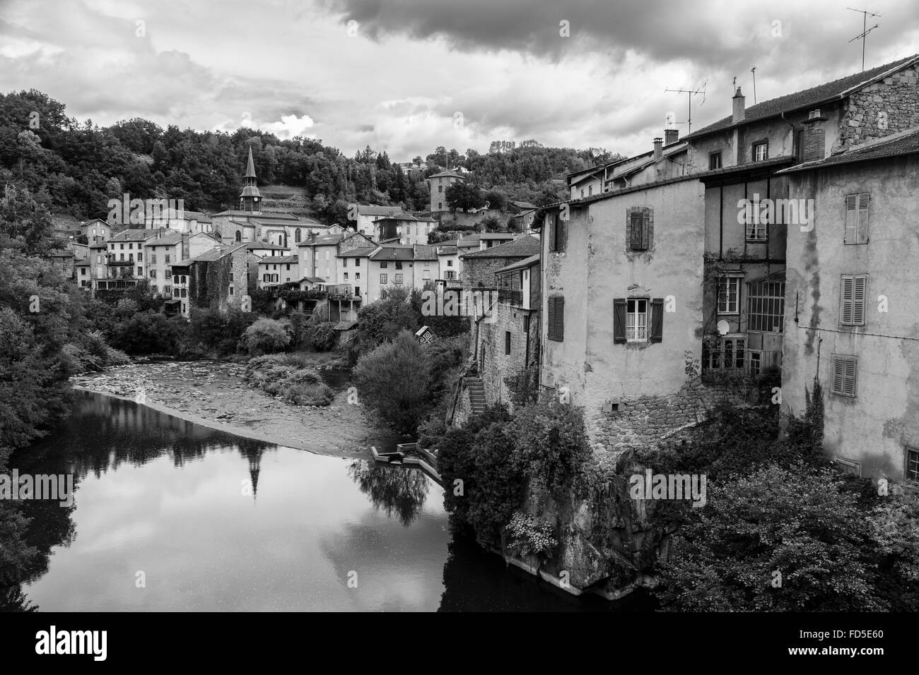 Olliergues on the River Dore, Puy-de-Dôme, Auvergne, France Stock Photo