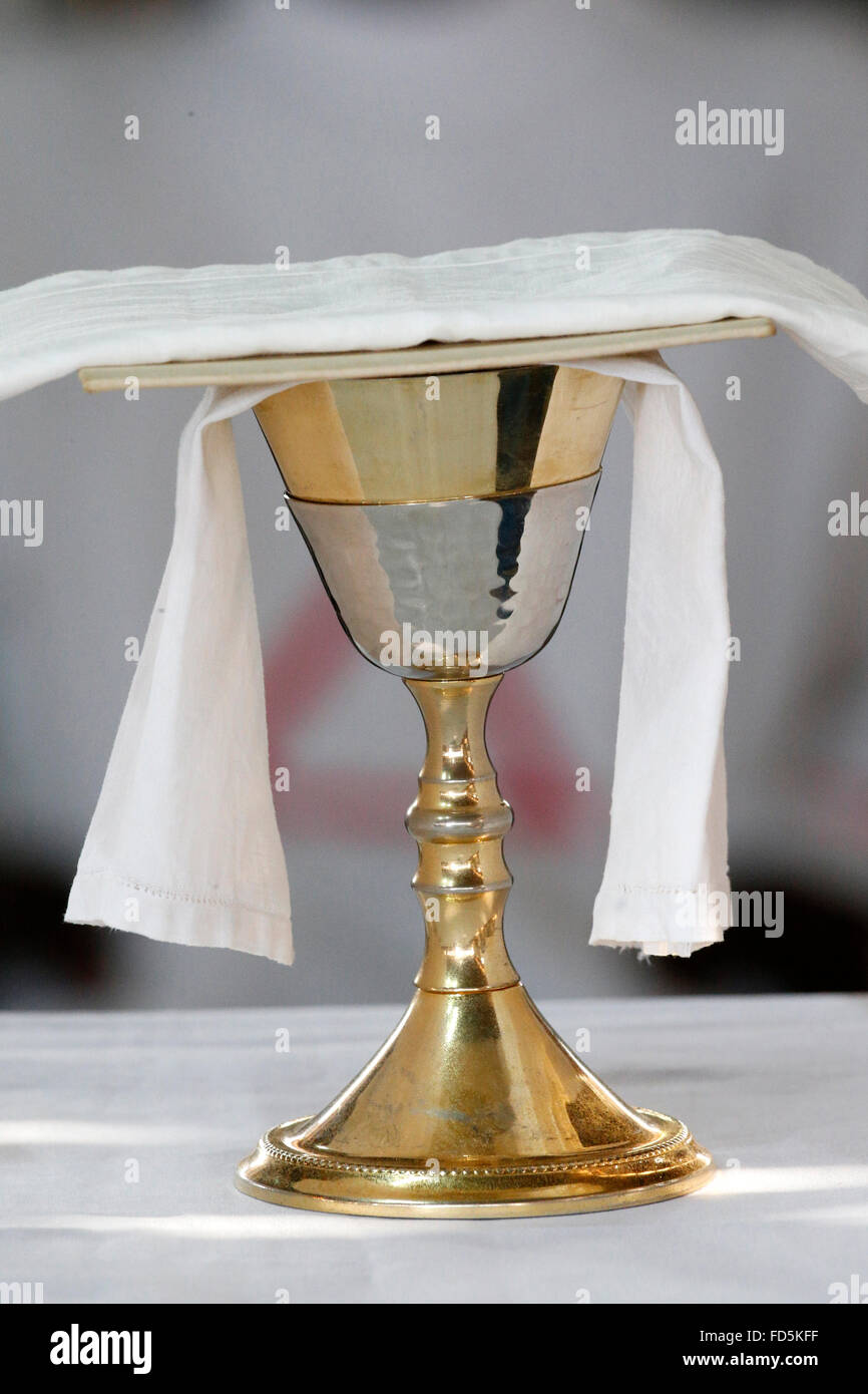 Eucharist Chalice High Resolution Stock Photography and Images Alamy
