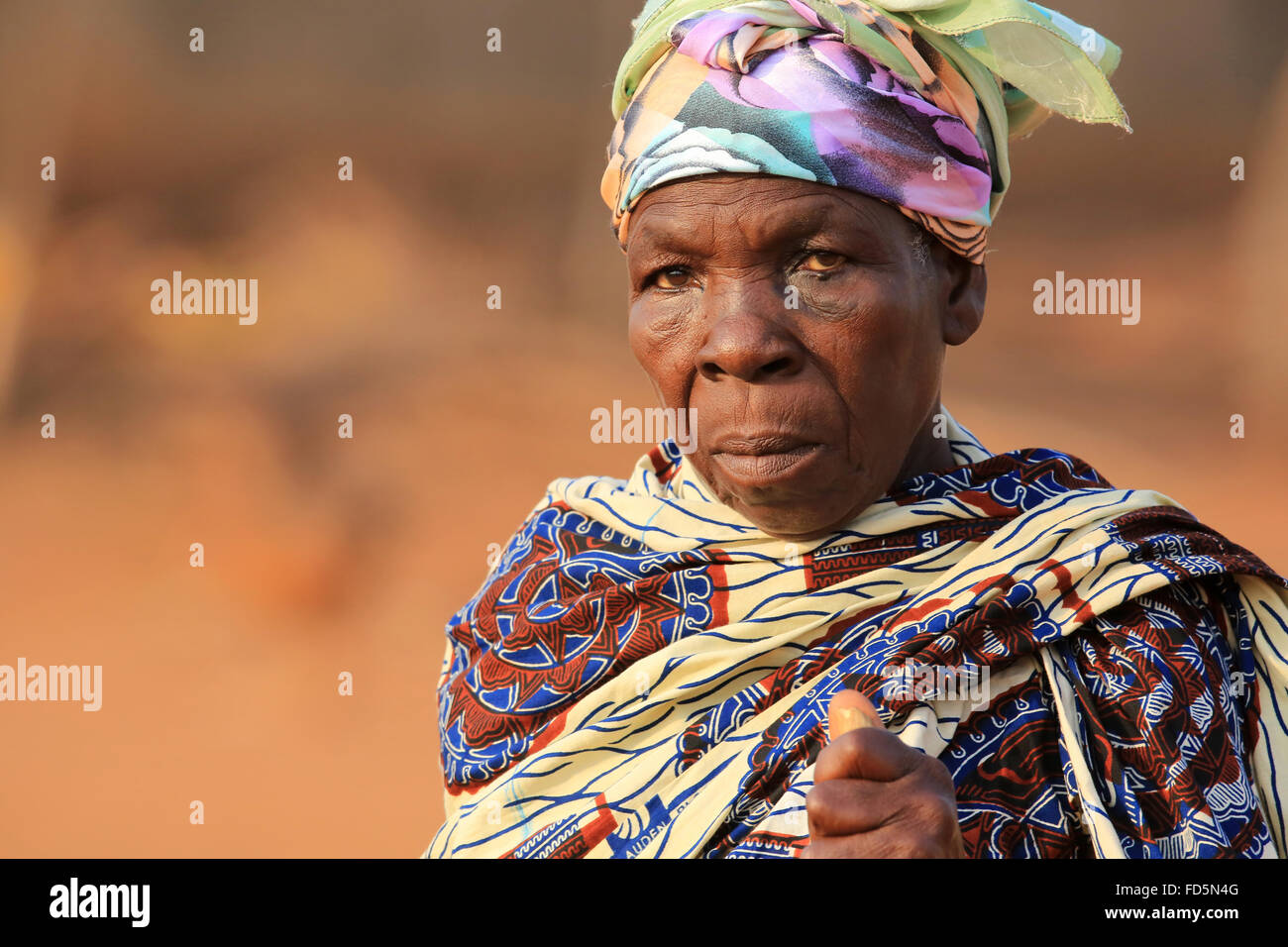 portrait of elderly african woman Stock Photo - Alamy