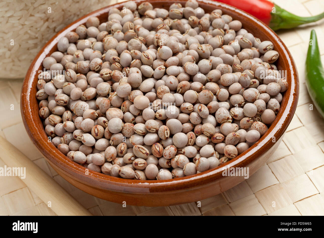 Heap of dried pigeon peas in a bowl Stock Photo Alamy