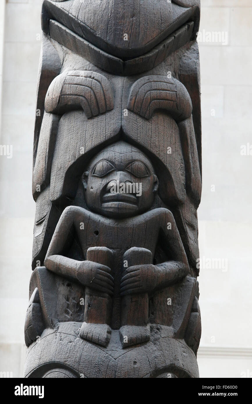 House frontal pole, Haida. British Columbia, Canada, about 1850, red cedar wood. Displayed in the British Museum, London Stock Photo