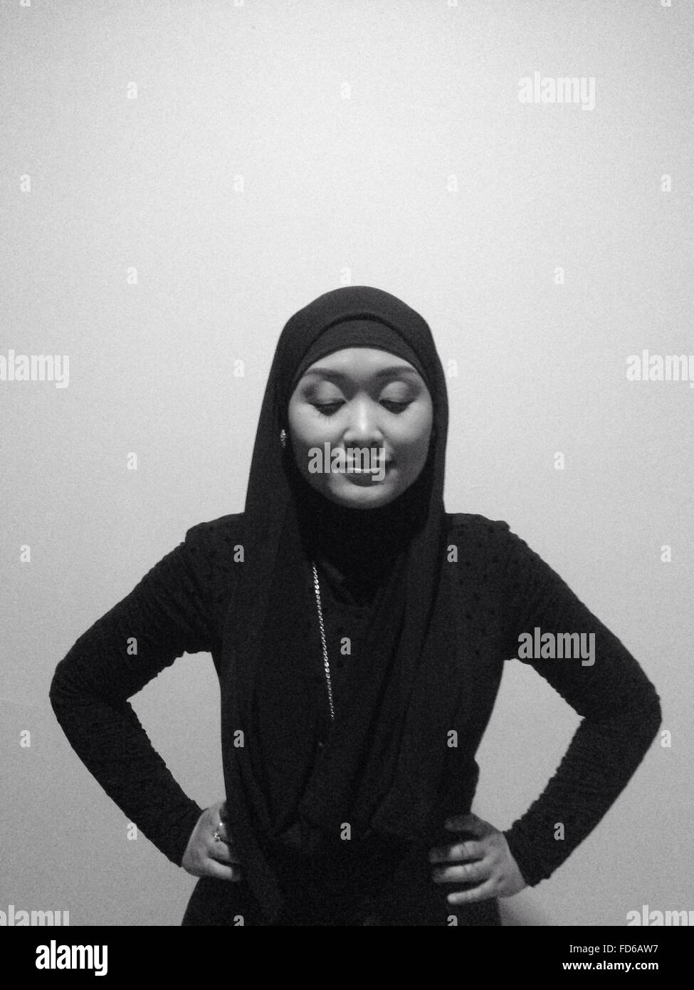 Black woman portrait studio hi-res stock photography and images - Alamy
