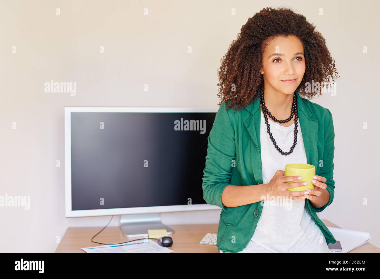 Friendly latin american woman hi-res stock photography and images - Alamy