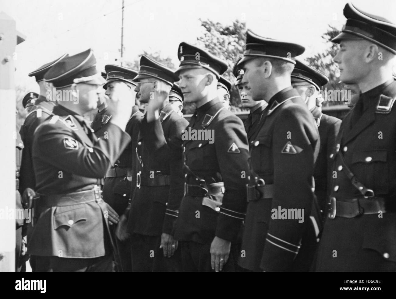 Henk Feldmeijer says goodbye to Dutch SS-men, 1942 Stock Photo