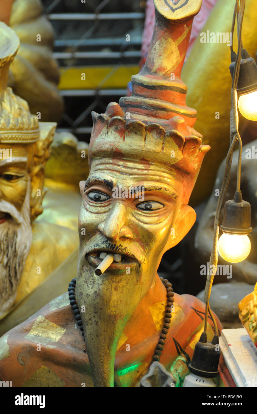 Statues For Sale At A Store Stock Photo Alamy