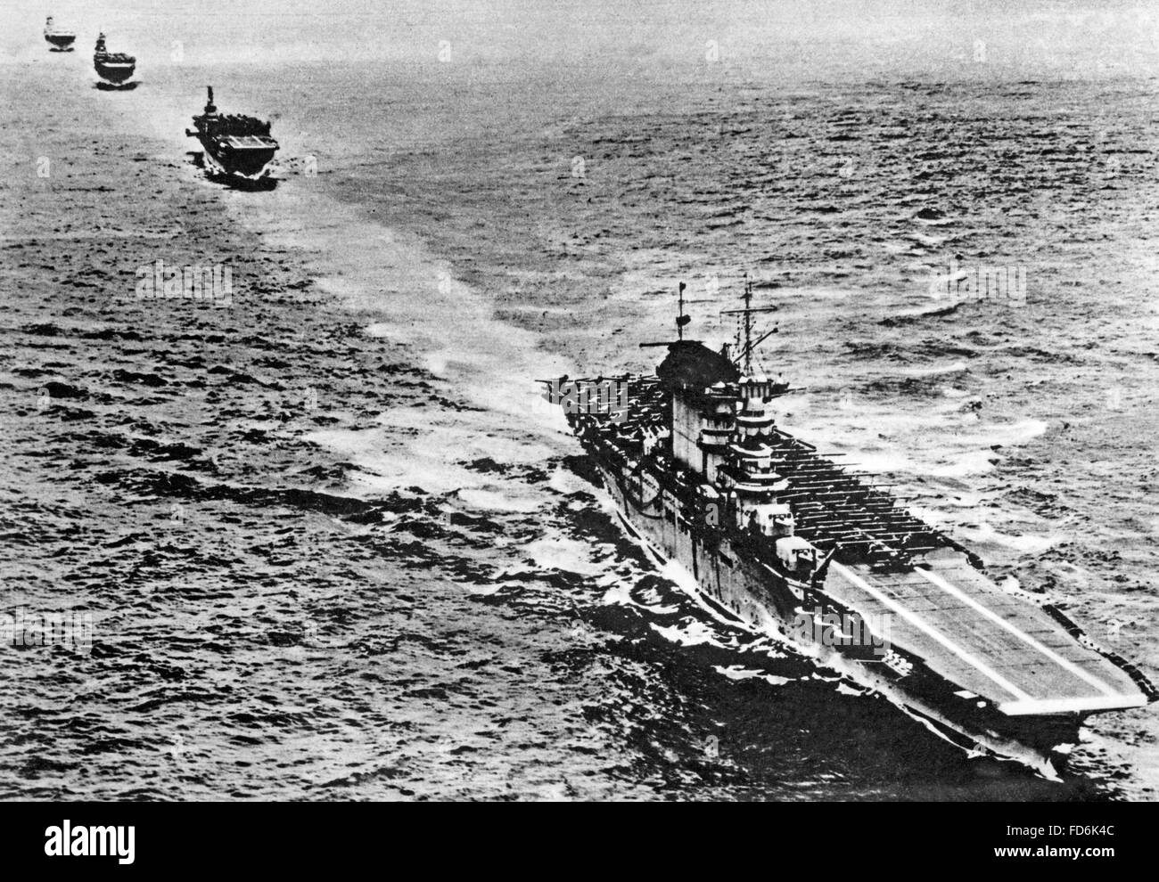 American aircraft carriers near pearl harbor Black and White Stock