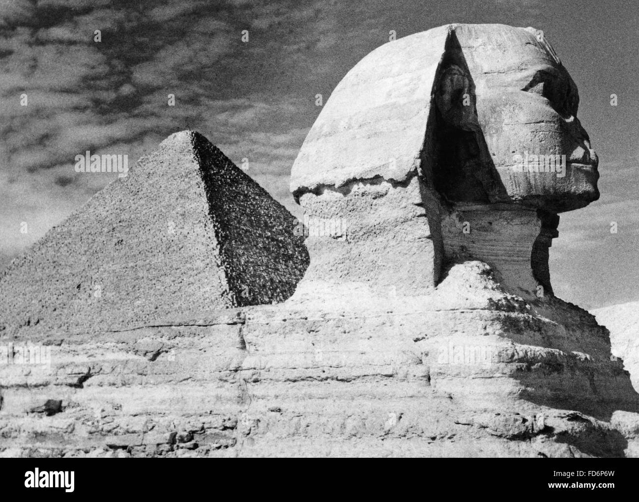 Cheops Pyramid and Sphinx in Giza, ca. 1930's Stock Photo - Alamy