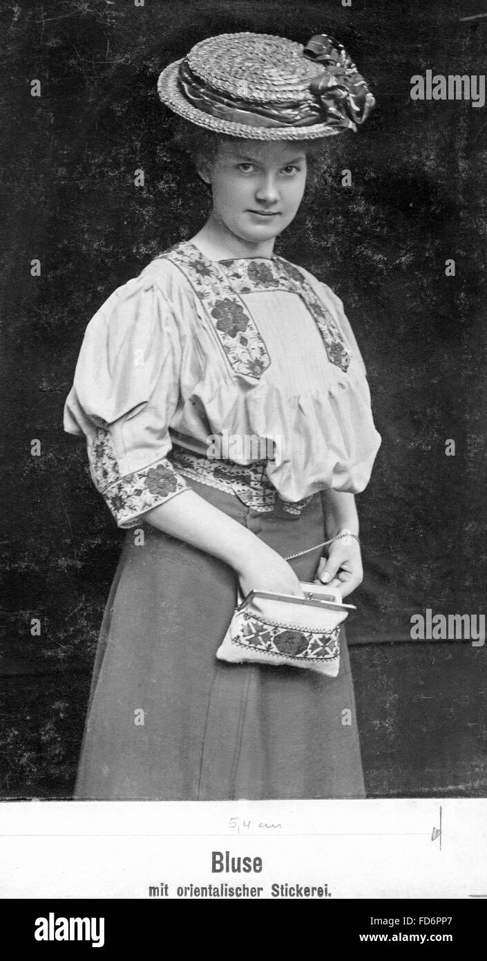 Women's fashion, 1906 Stock Photo