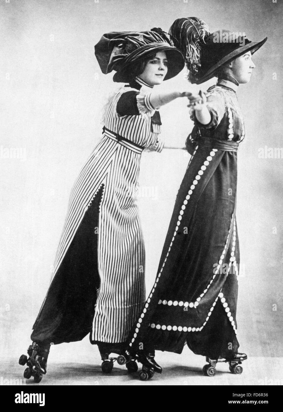 Women’s fashion from Paris, 1911 Stock Photo - Alamy