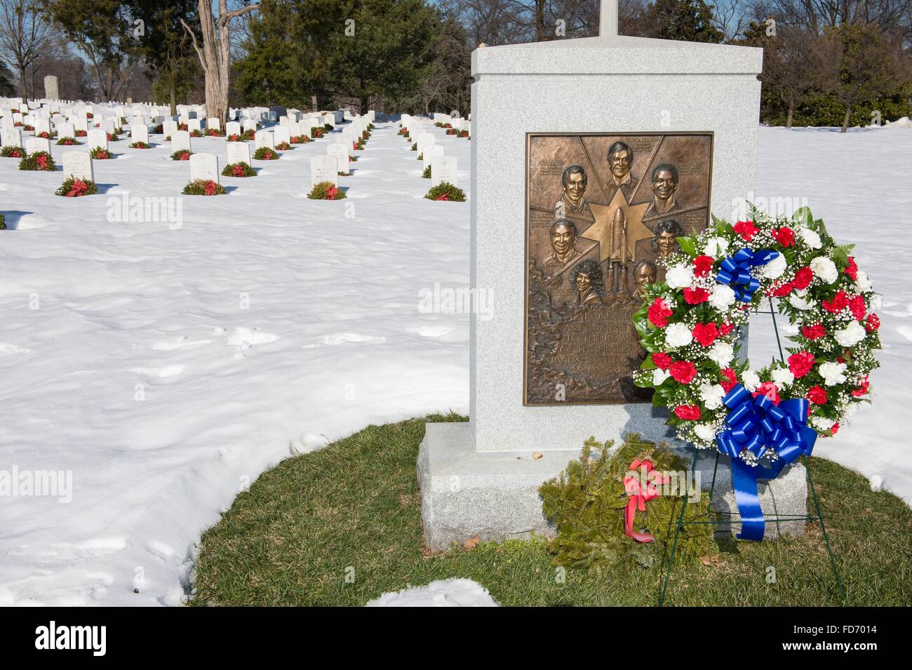 Arlington, Virginia, USA. 28th January, 2016. The Space Shuttle Challenger Memorial with a wreath as part of NASA's Day of Remembrance on the 30th anniversary of the Challenger explosion at Arlington National Cemetery January 28, 2016 in Arlington, Virginia. The wreaths were placed in memory of those men and women who lost their lives in the quest for space exploration. Stock Photo