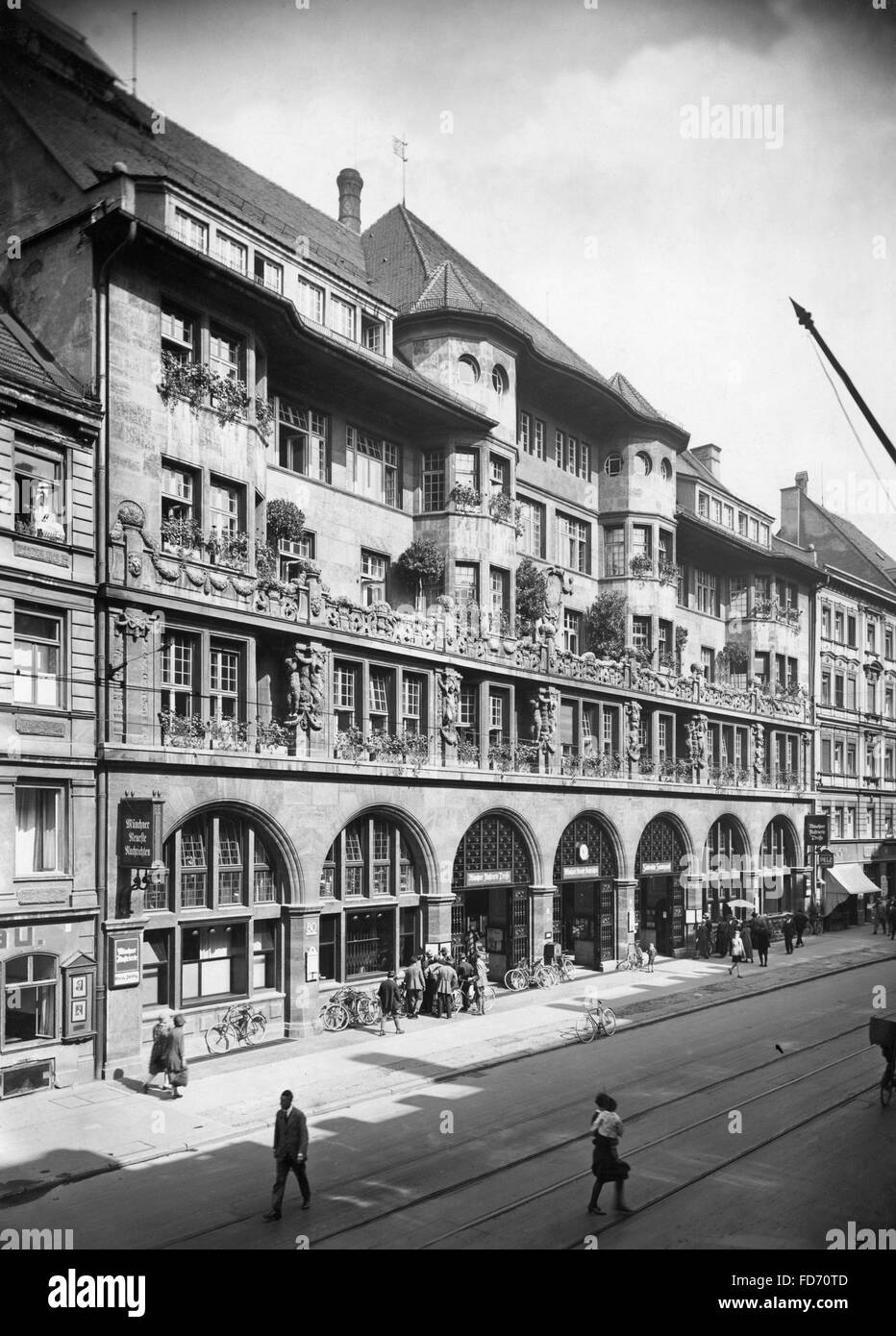 Sueddeutscher Verlag: Buildings Sendlingerstrasse and Faerbergraben, 1920s Stock Photo