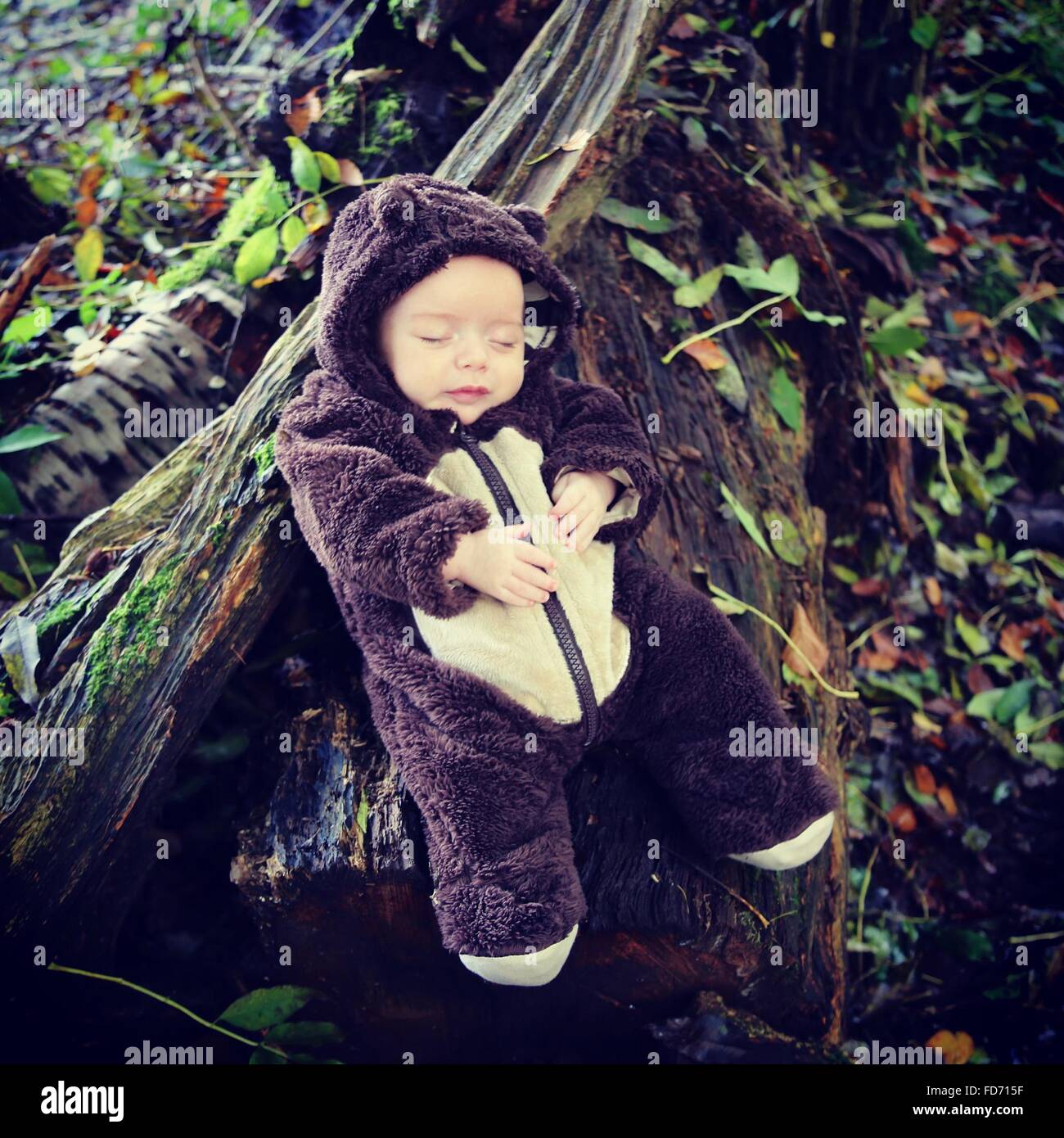 baby log costume