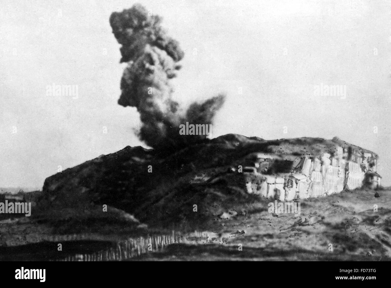 Shell impact at fort Verle, 1915 Stock Photo