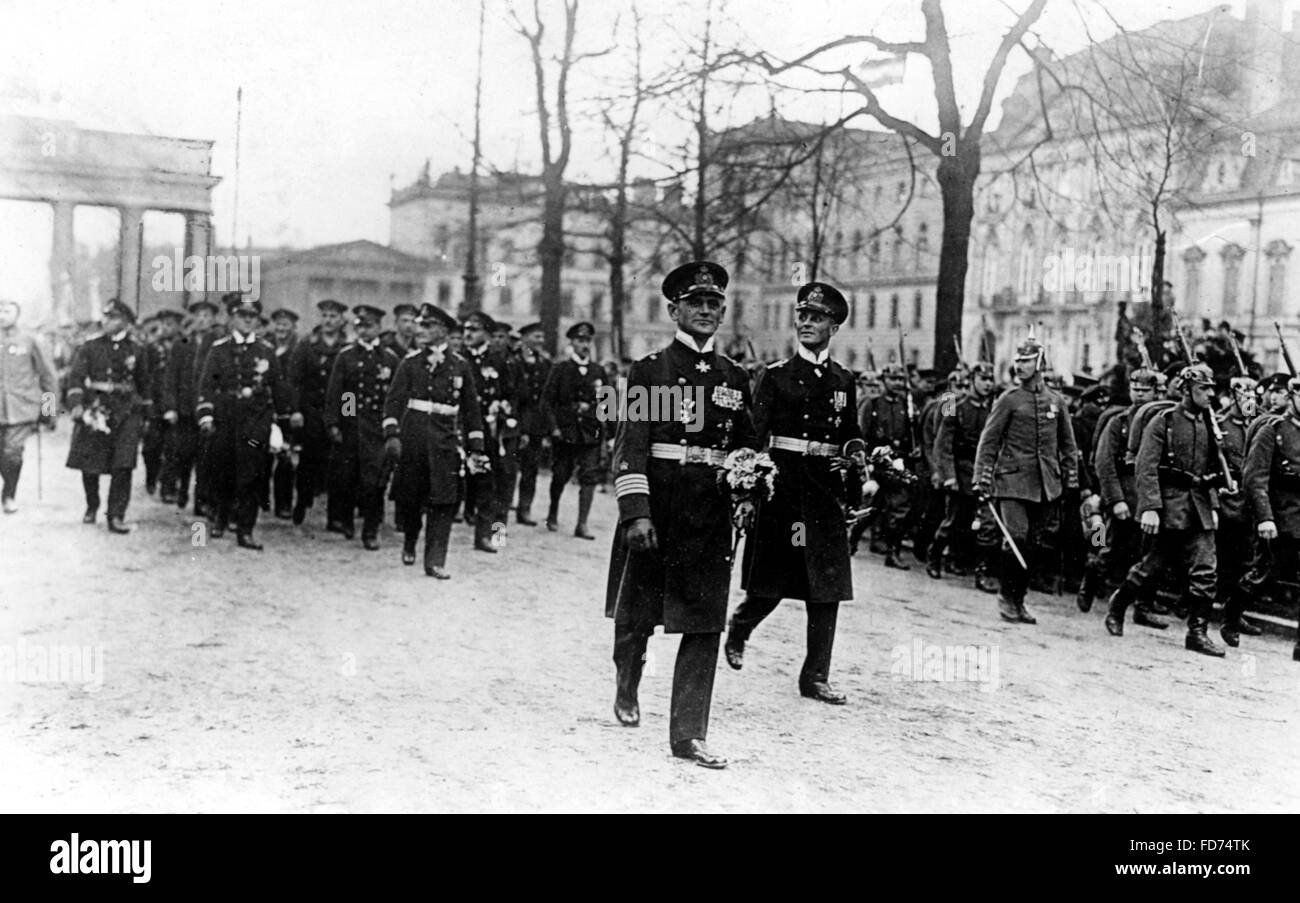 Reception of the crew of the SMS Wolf in Berlin, 1918 Stock Photo - Alamy