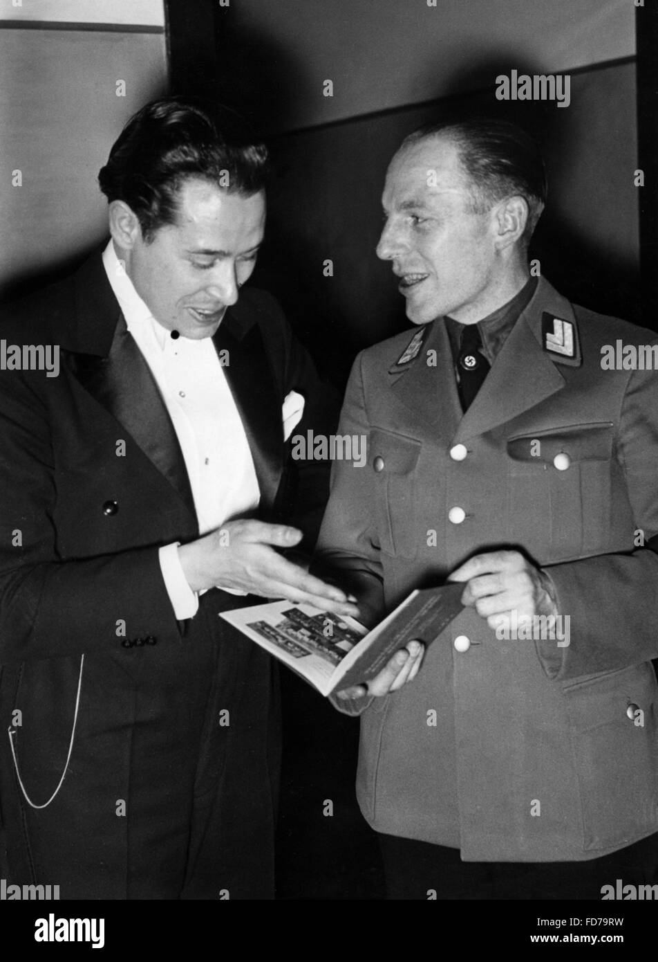 Rundfunkstellenwart Boeker and Fritz Weber, 1936 Stock Photo