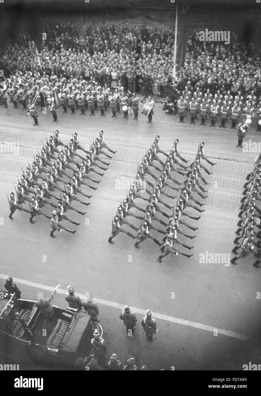 Police parading in front of the Fuehrer, 1937 Stock Photo