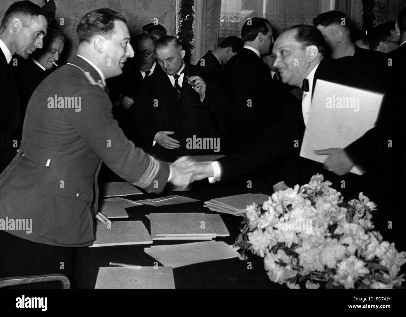 Franz Moraller and Theodor Loos: Reich Culture Senate Meeting at the Hotel Kaiserhof, 1936 Stock Photo