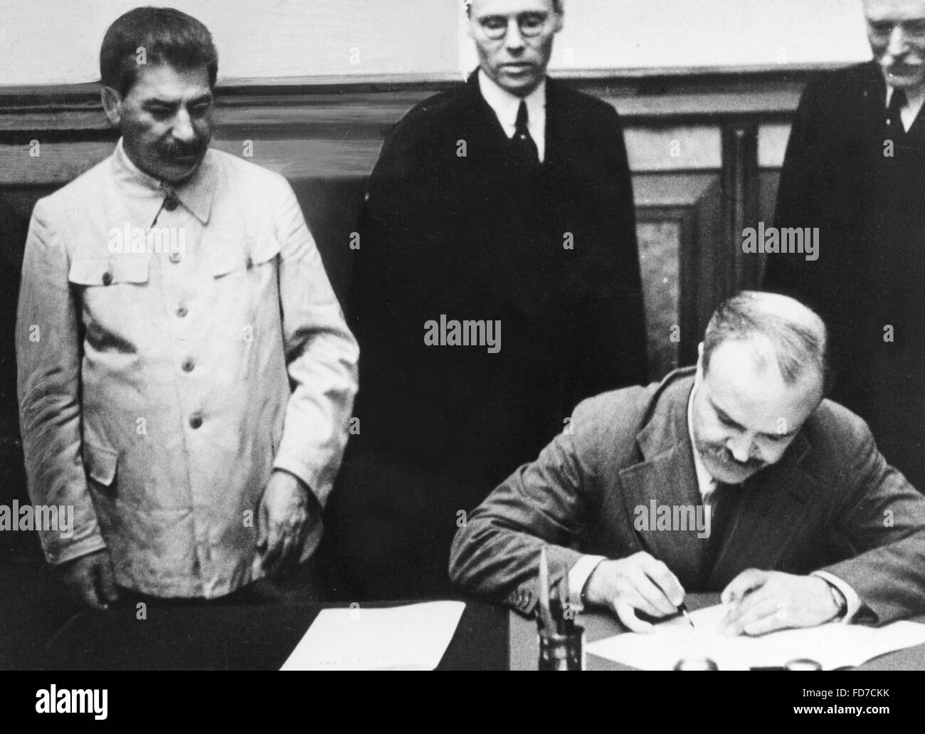 Molotov signing the Molotov-Ribbentrop Pact, 23.8.1939 Stock Photo