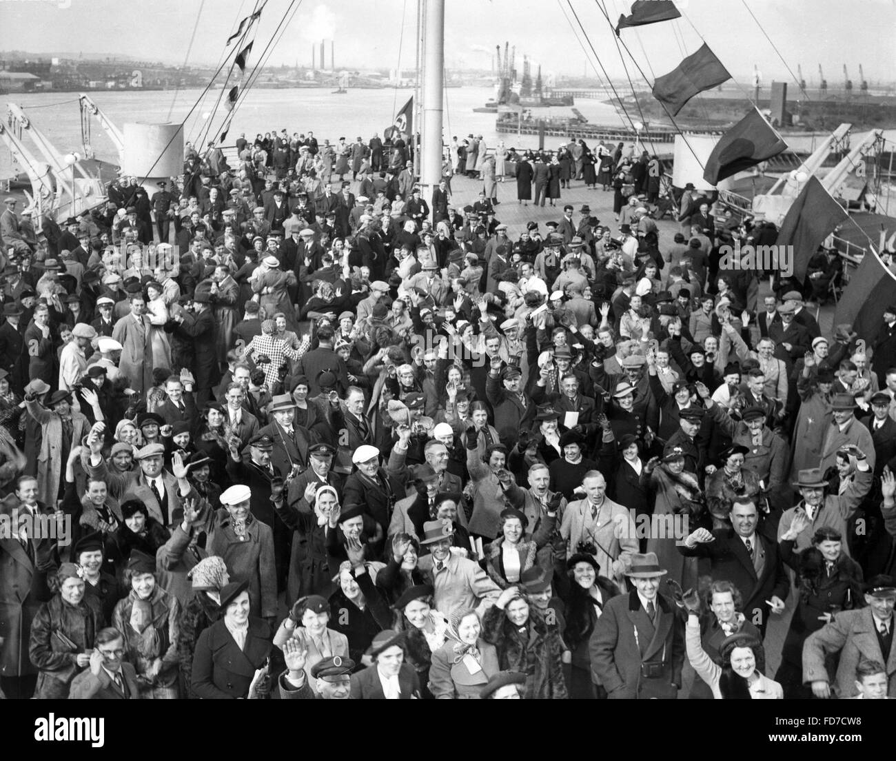 Parliamentary elections 1938 on the 'Wilhelm Gustloff' in England Stock Photo