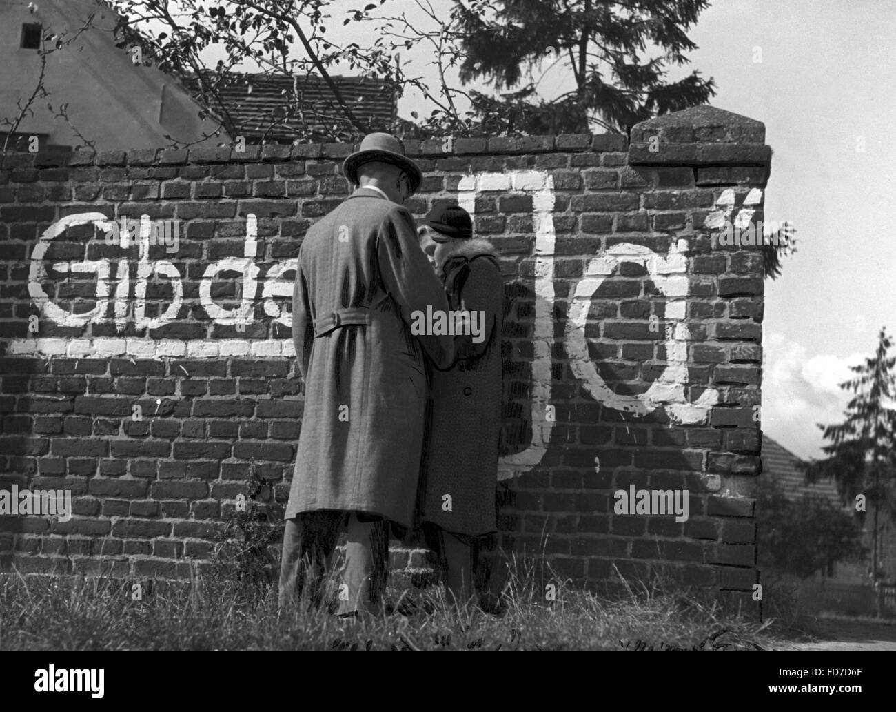Love during the Reichstag election in 1938 Stock Photo