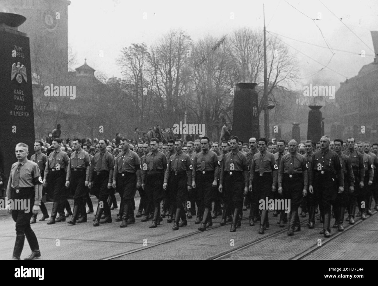 The annual commemorative march on 09 November, 1938 Stock Photo Alamy
