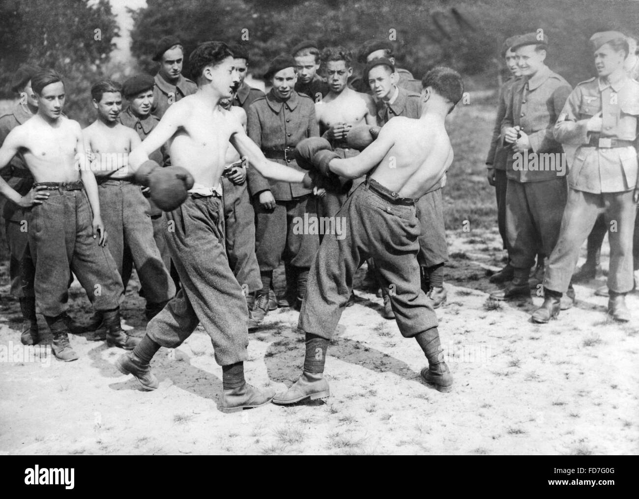 French volunteers under German leadership when boxing, 1944 Stock Photo