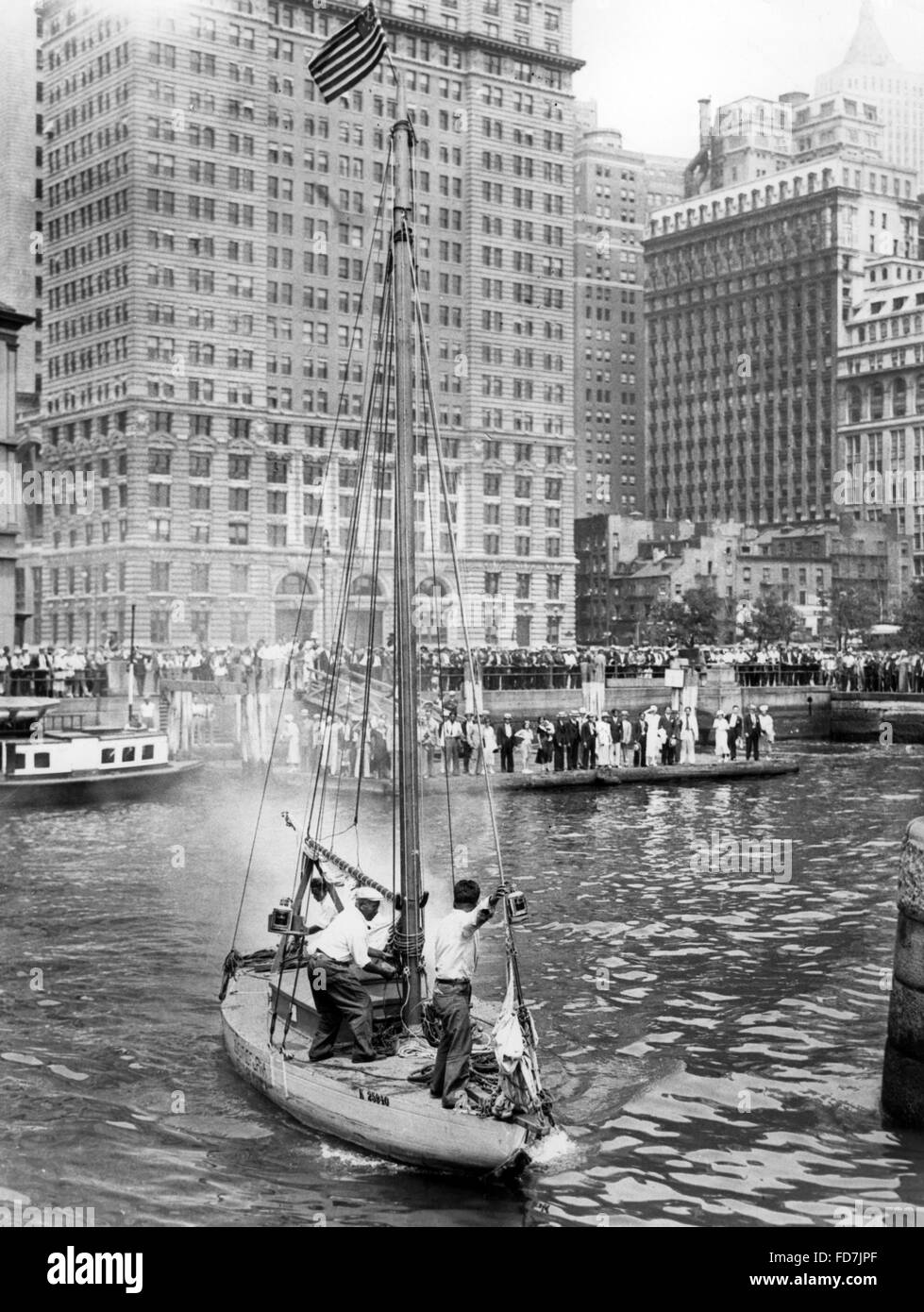 Sailing ship on the Hudson River in New York City, 1932 Stock Photo