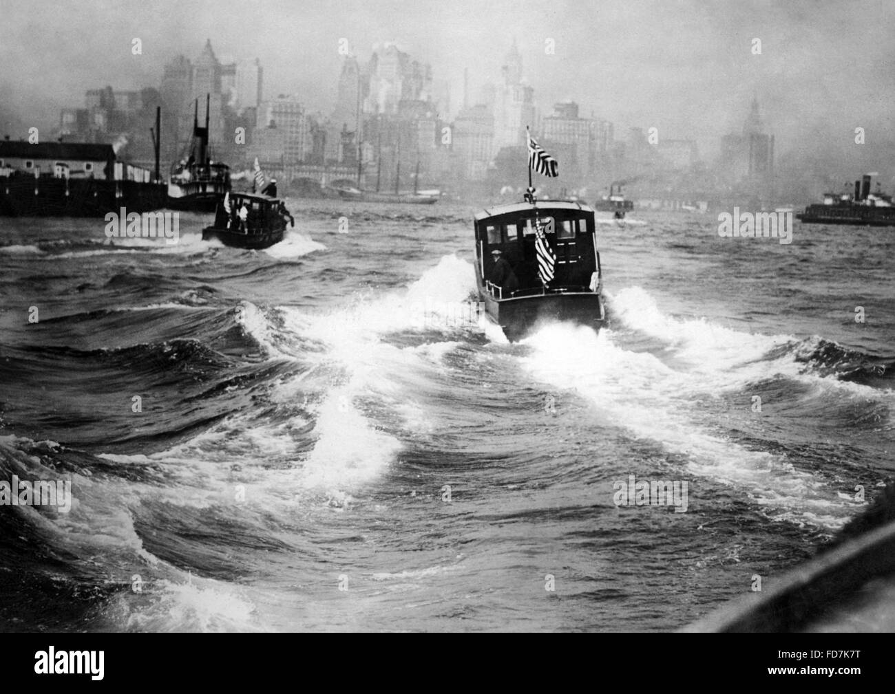 Prohibition: Coast guard searching for Rum-runners in New York, 1928 Stock Photo