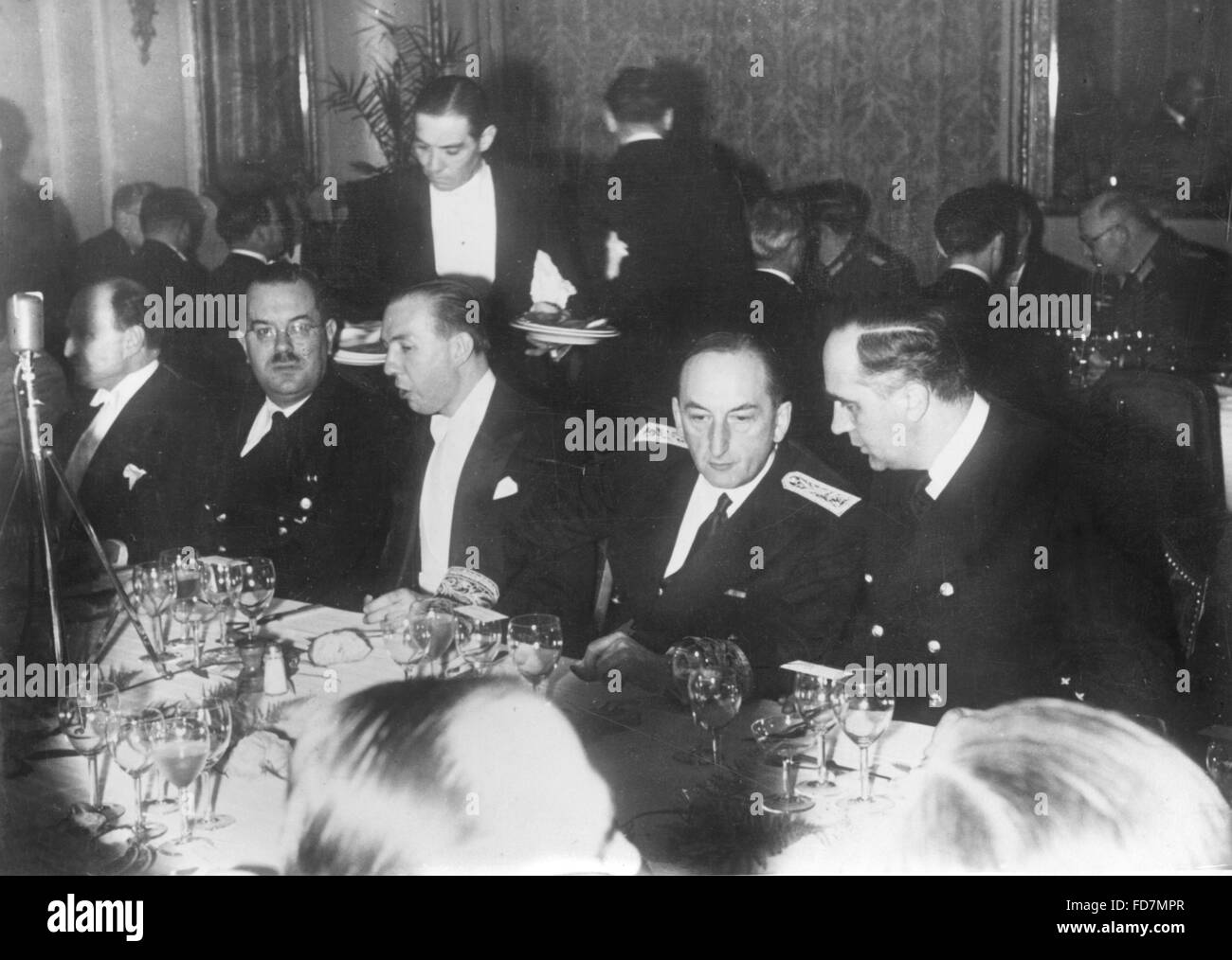 Reception for German press officers in Paris, 1941 Stock Photo