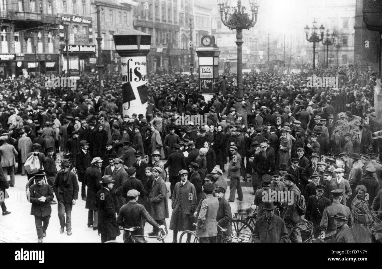 Inflation: misery, poverty of the population, unemployed people demonstrate in Berlin, 1923 Stock Photo