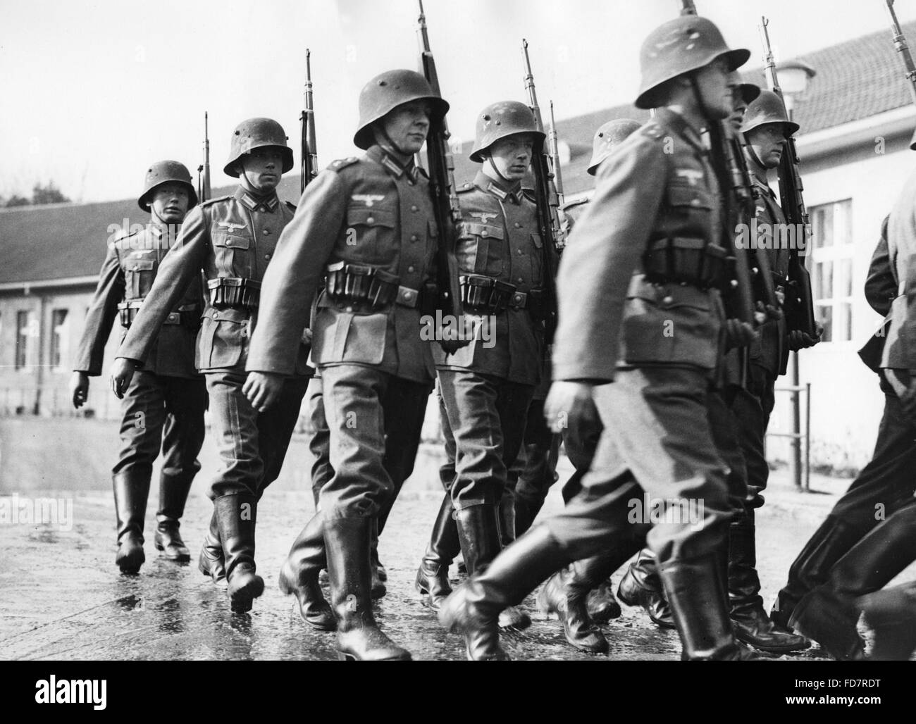 Parade ground drill at a unit of the Wehrmacht, 1937 Stock Photo - Alamy