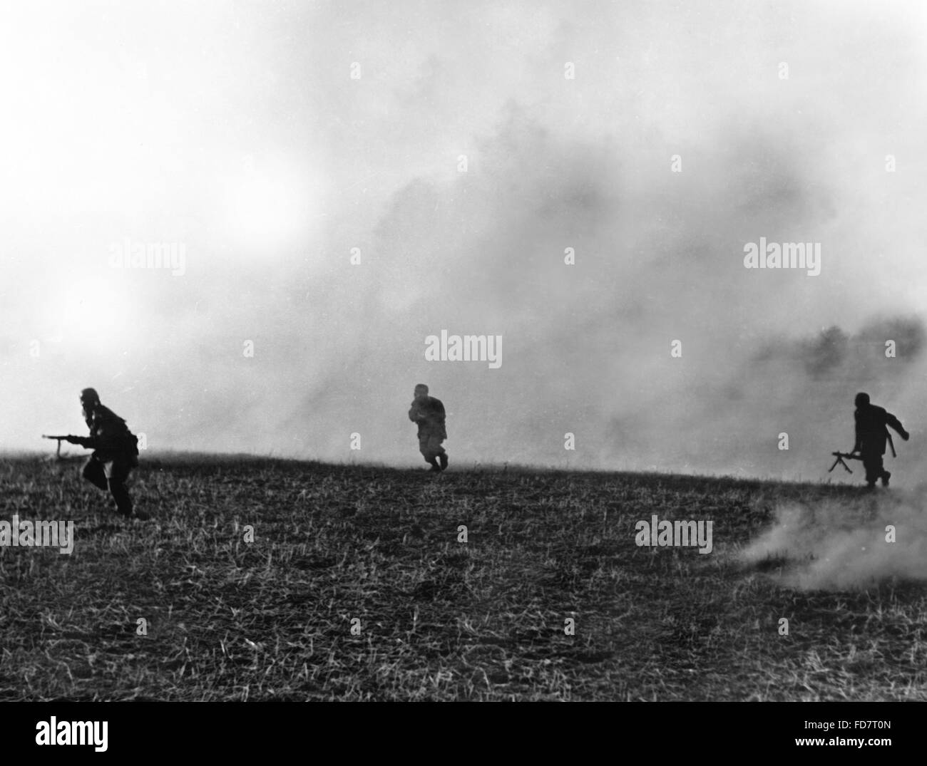 paratroopers-during-a-training-1939-stock-photo-alamy