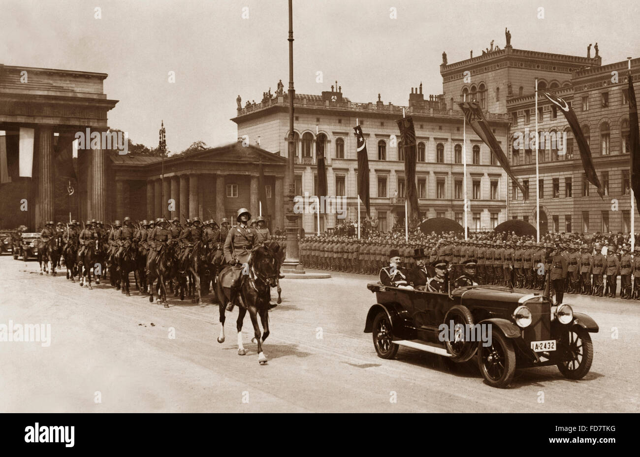Parade formation at the reception of the Egyptian king in Berlin, 1929 Stock Photo