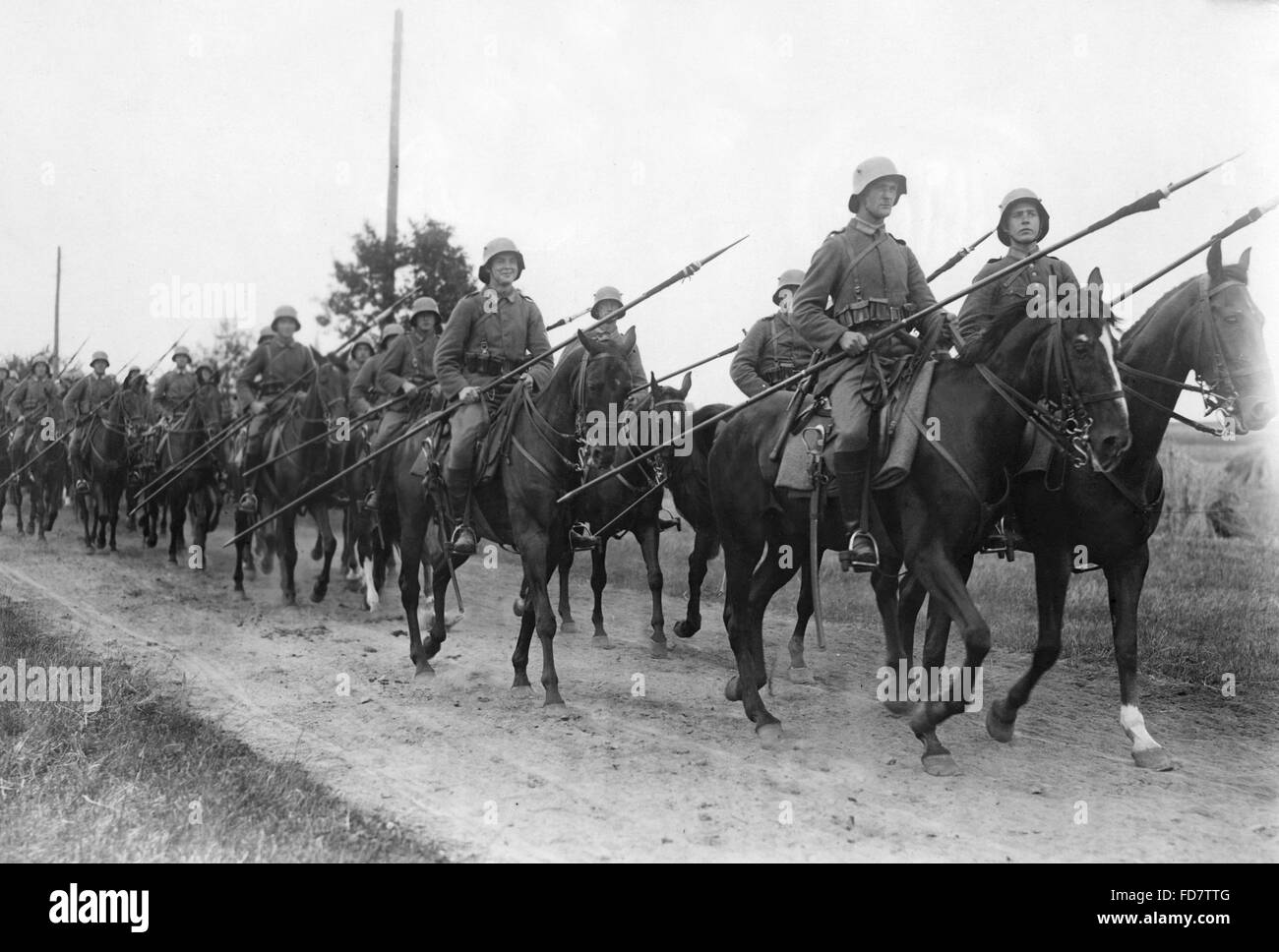 Cavalry soldiers hi-res stock photography and images - Alamy