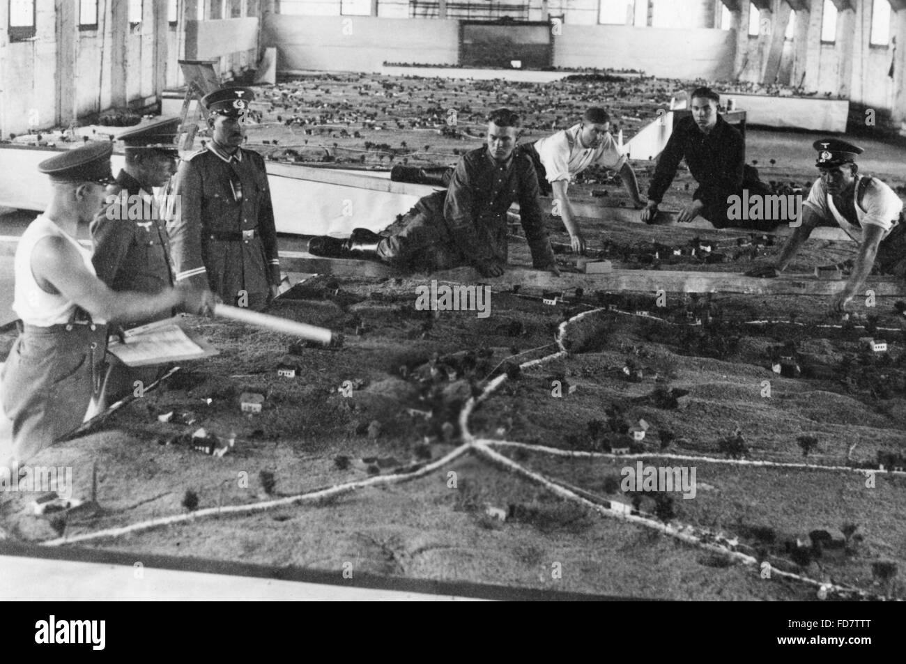 Reichswehr soldiers build a giant model of a battle, 1934 Stock Photo