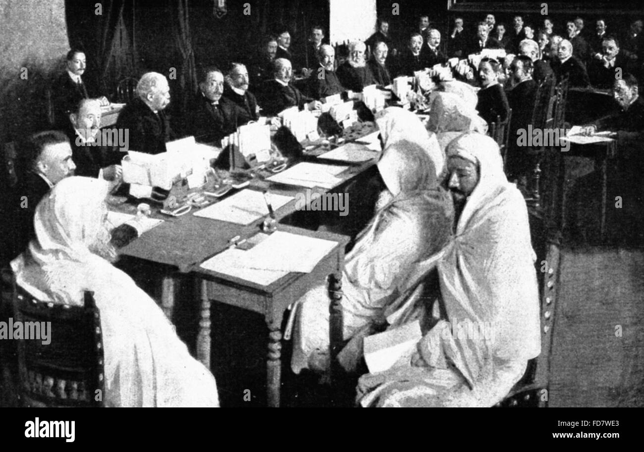 Participants at the Algeciras Conference in Morocco, 16.01.190607.04.