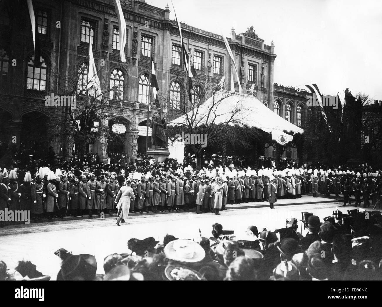 Parade for Emperor Wilhelm II. in Munich, 1906 Stock Photo - Alamy