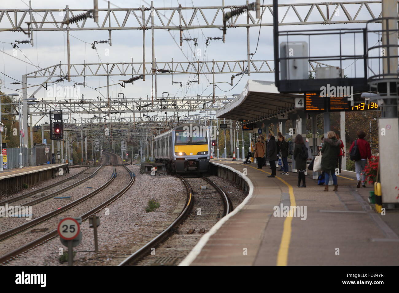 Train arrives at Colchester Railway Station Stock Photo Alamy