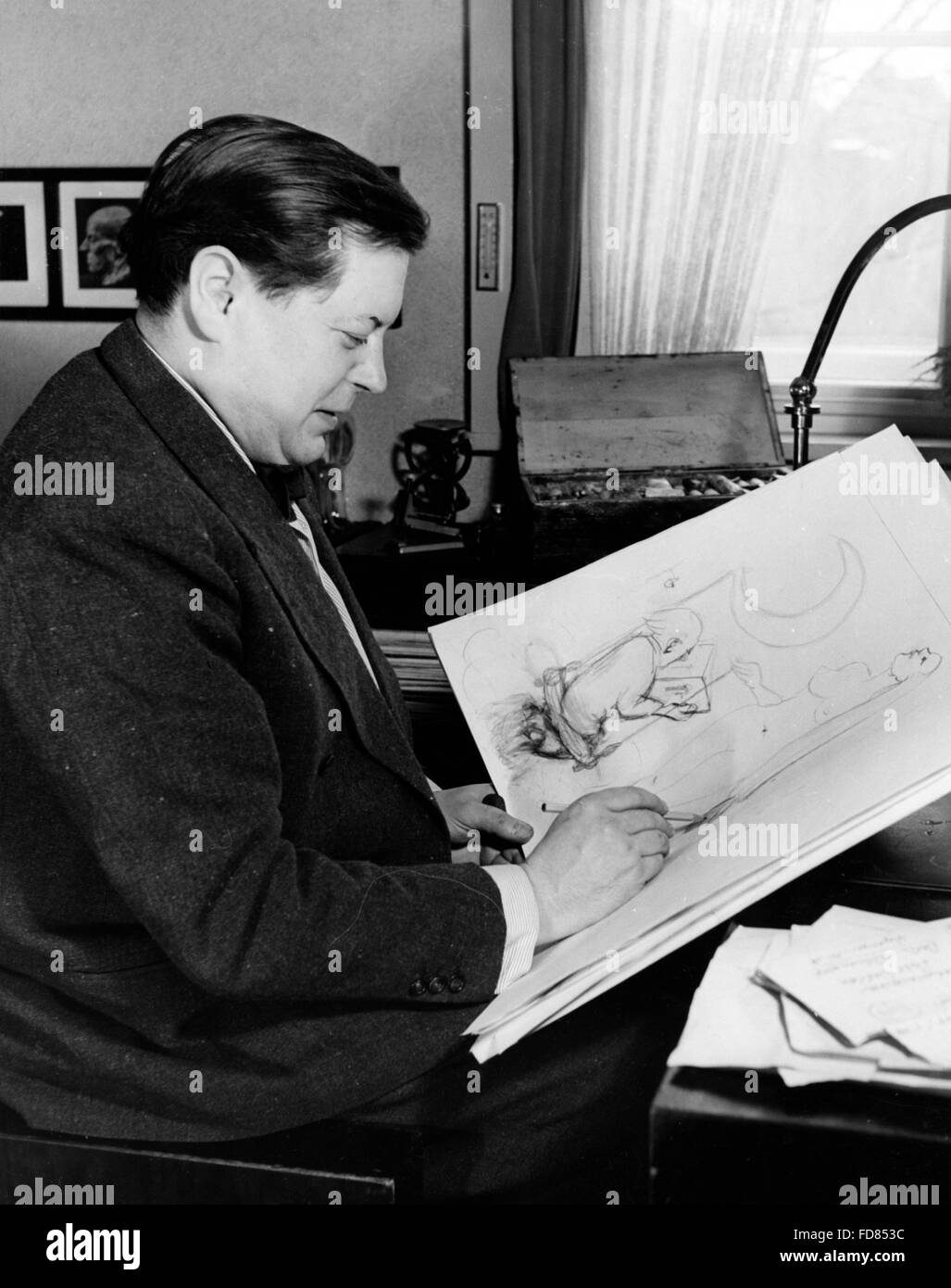 Paul Dahlke draws, 1941 Stock Photo