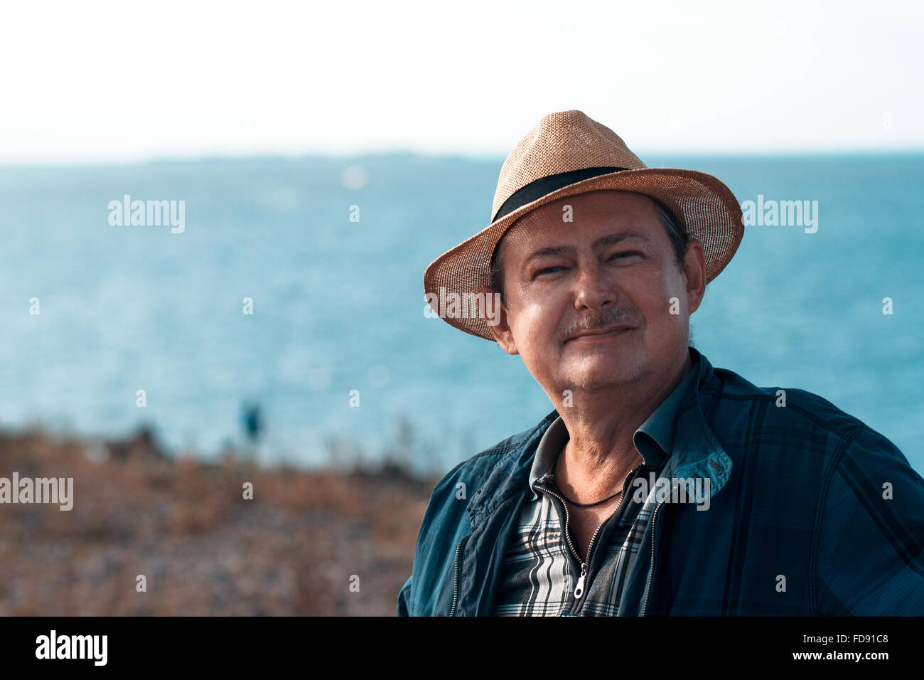 Old man straw hat beard hi-res stock photography and images - Alamy