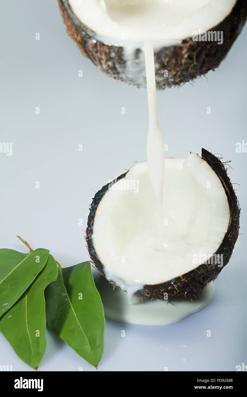 Close up coconut milk pour hires stock photography and images Alamy
