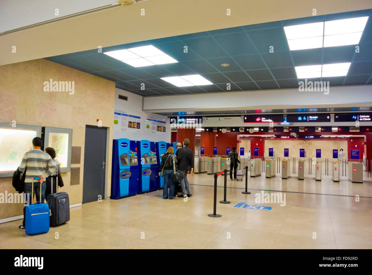 Lisbon Airport Stock Photos & Lisbon Airport Stock Images Alamy