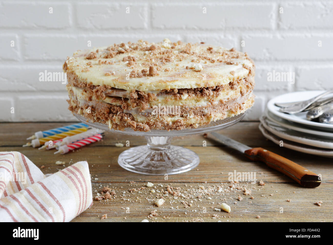 Whole frosted chocolate layer cake hi-res stock photography and images ...