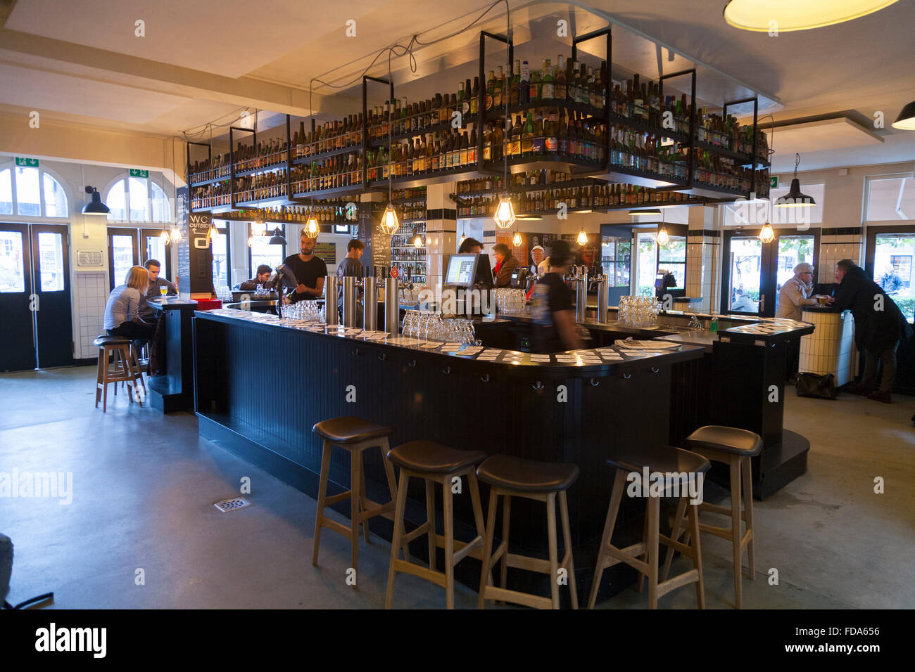 Brouwerij ij bar pub which serves dutch beer brewed on site hires