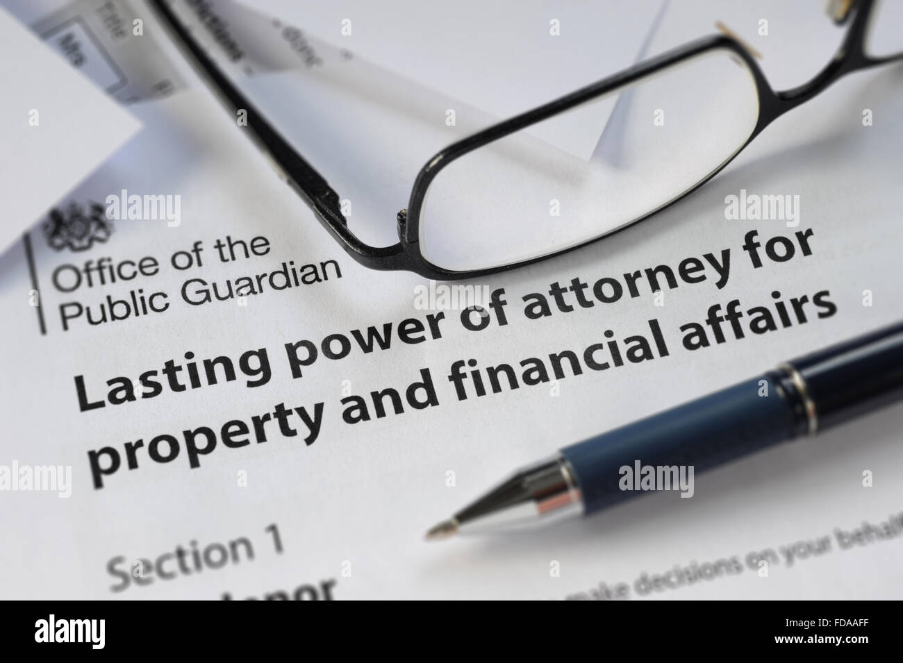 LASTING POWER OF ATTORNEY FORM WITH SPECTACLES PEN RE PROPERTY FINANCIAL AFFAIRS LEAVING A  WILL WILLS LEGACY TESTAMENT DEATH UK Stock Photo