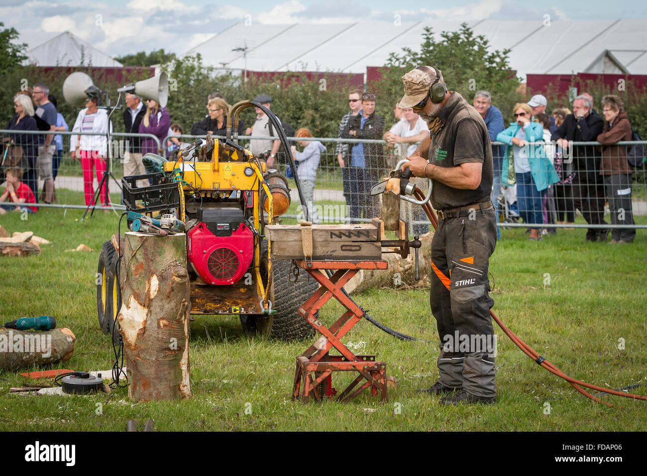 Chainsaw competition logs hi-res stock photography and images - Alamy