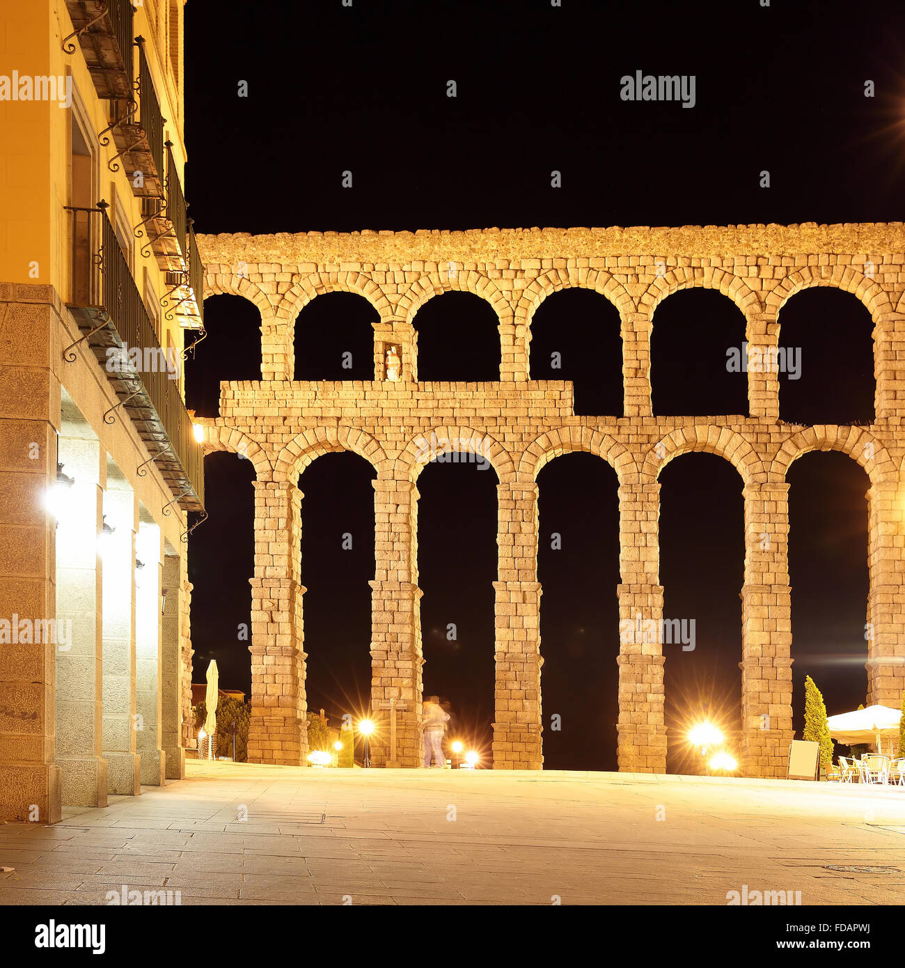 Ancient Roman aqueduct in Segovia at night, Spain Stock Photo - Alamy