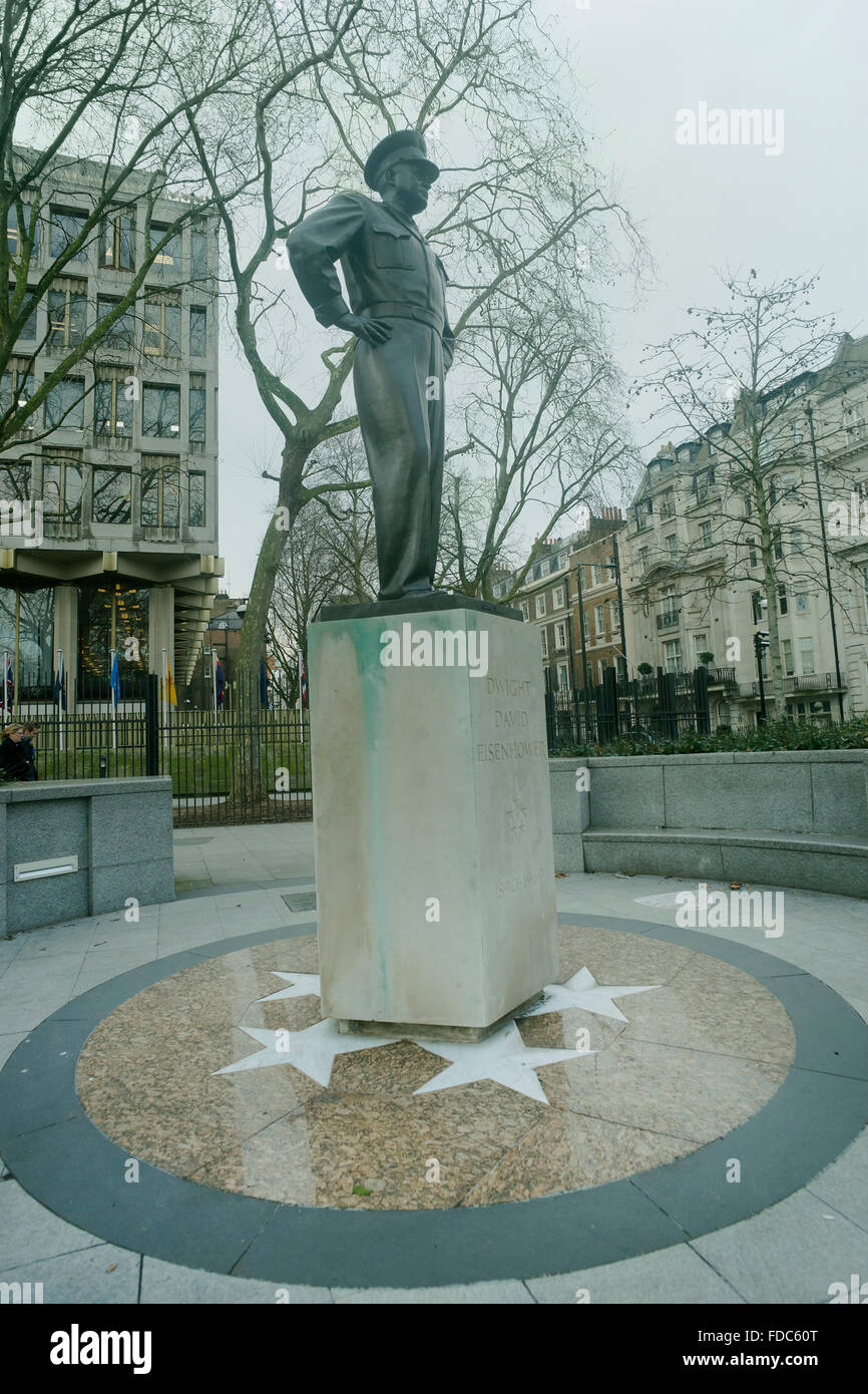 View of Statue of Dwight D, (Ike) IEisenhower outside the American Embassy in Grosvenor Square, London, UK Stock Photo